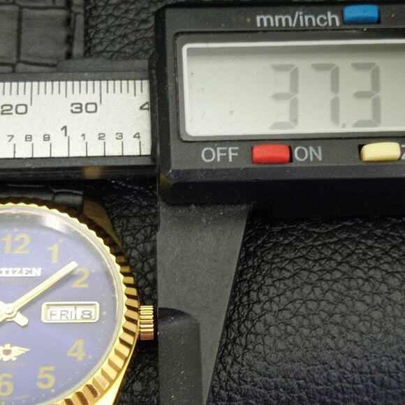 Vintage 1980 Citizen Automatic Mens Gold Watch W/daydate & Blue accents - Picture 7 of 10